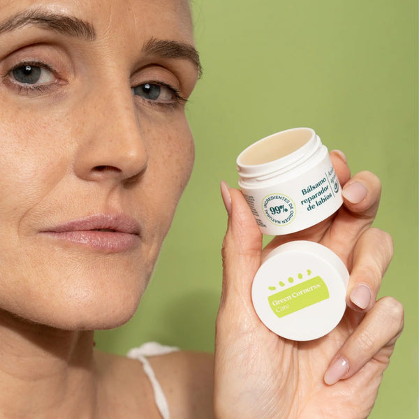 Green Cornerss Bálsamo labial reparador con aguacate 15 ml