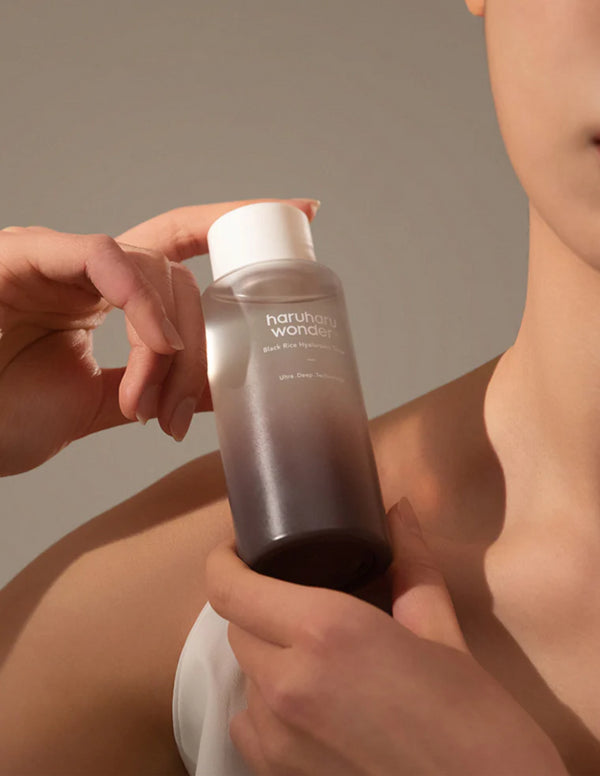 Haruharu Wonder Tónico con ácido hialurónico de arroz negro 300 ml