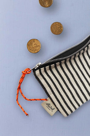 Bolsa de lona estribeira branca e preta