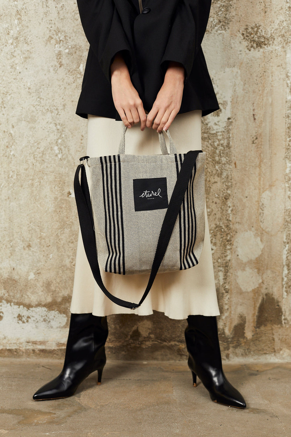 Eturel Tote bag cruzada sarga de burgos negro